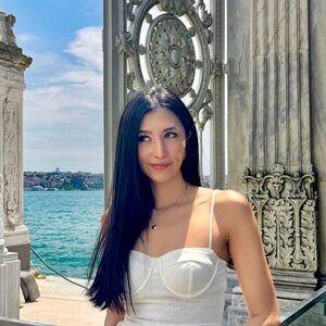 Meet your Posher, Georgine